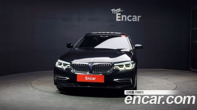 BMW 5 Series 2019 — ფოტო 9/20