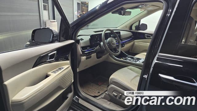 Kia Carnival 2024 — фото 10 из 20