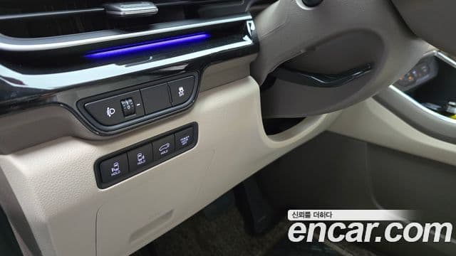 Kia Carnival 2024 — ფოტო 14/20