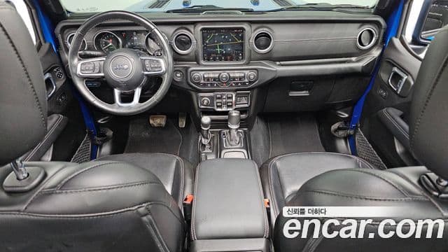 Jeep Wrangler 2022 — Şəkil 7/20