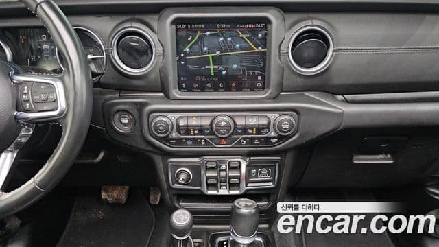 Jeep Wrangler 2022 — Şəkil 14/20