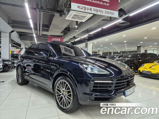 Porsche Cayenne 2023 — Photo 10/20