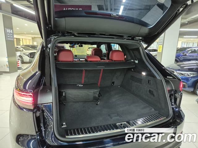 Porsche Cayenne 2023 — Photo 16/20