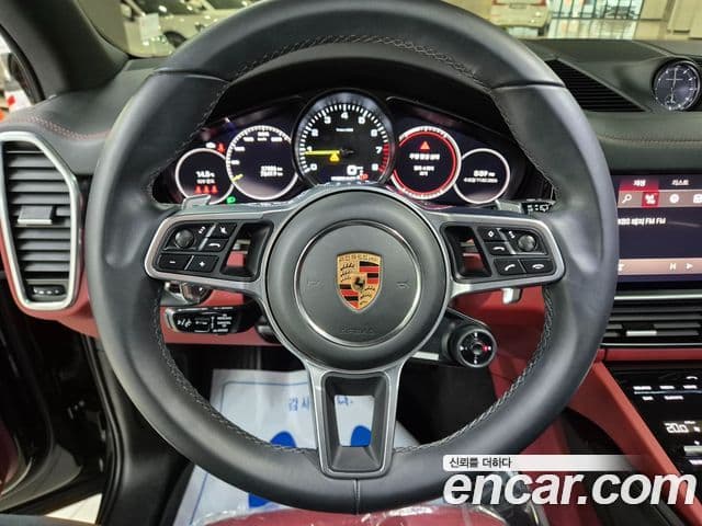 Porsche Cayenne 2023 — Photo 6/20