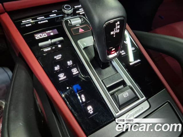 Porsche Cayenne 2023 — Photo 17/20