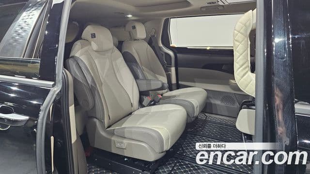 Kia Carnival 2025 — фото 12 из 20