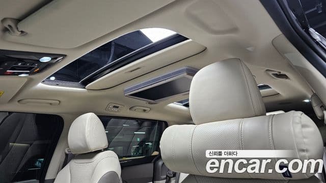 Kia Carnival 2025 — Photo 19/20