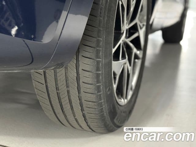 Genesis GV70 2021 — ფოტო 18/20