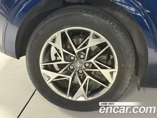 Genesis GV70 2021 — ფოტო 19/20
