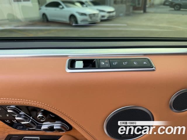 Land Rover Range Rover 2020 — фото 13 из 20
