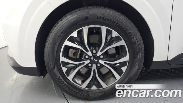 Kia Carnival 2020 — ფოტო 5/20