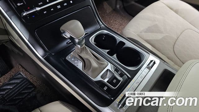 Kia Carnival 2020 — фото 9 из 20