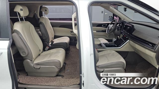 Kia Carnival 2020 — ფოტო 11/20