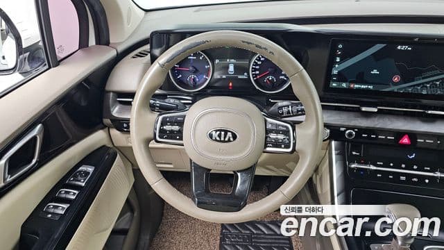 Kia Carnival 2020 — ფოტო 13/20