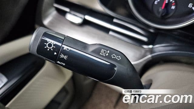 Kia Carnival 2020 — ფოტო 14/20
