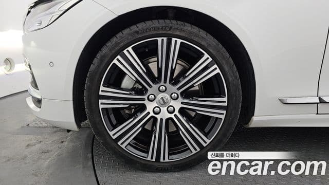 Volvo S90 2022 — ფოტო 4/20