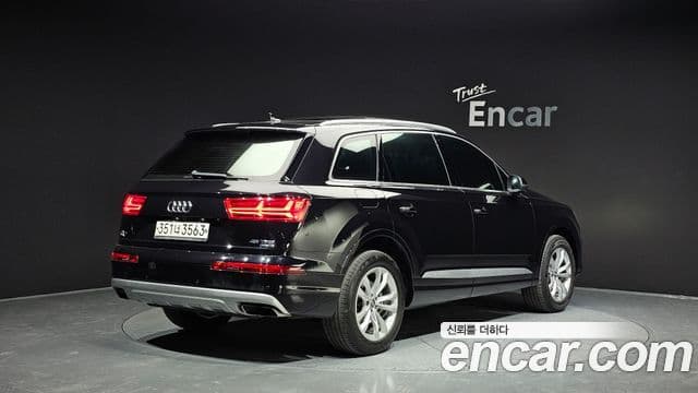 Audi Q7 2019 — фото 2 из 20