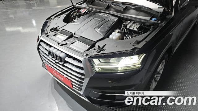 Audi Q7 2019 — Şəkil 6/20