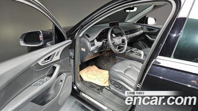 Audi Q7 2019 — Şəkil 10/20