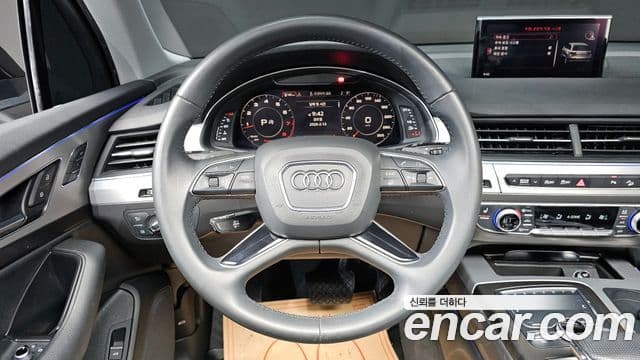 Audi Q7 2019 — Şəkil 15/20