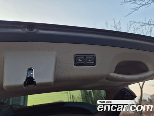 Kia Carnival 2021 — Şəkil 17/20
