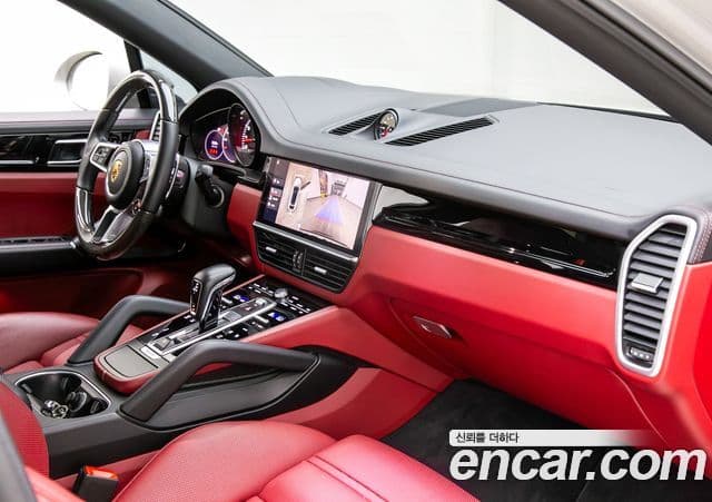 Porsche Cayenne 2021 — Photo 4/20