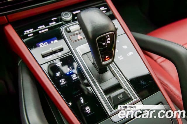 Porsche Cayenne 2021 — Photo 11/20