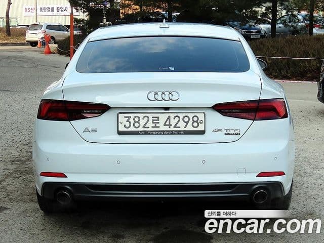 Audi A5 2019 — ფოტო 8/20