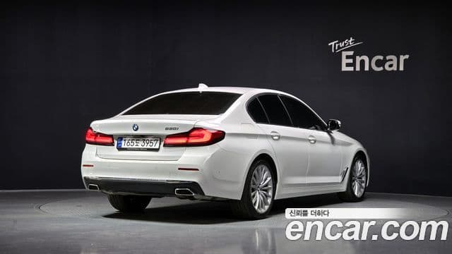 BMW 5 Series 2023 — ფოტო 2/20