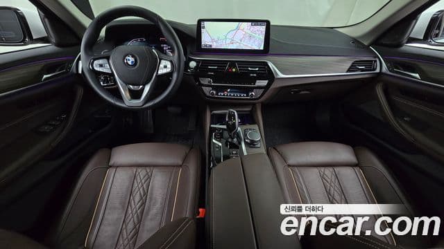 BMW 5 Series 2023 — ფოტო 7/20