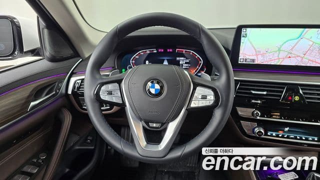 BMW 5 Series 2023 — Photo 8/20