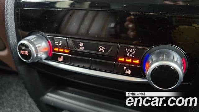 BMW 5 Series 2023 — ფოტო 19/20