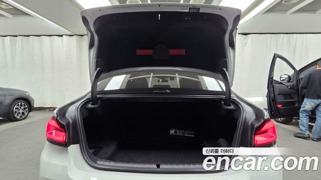 BMW 5 Series 2023 — Photo 2/20