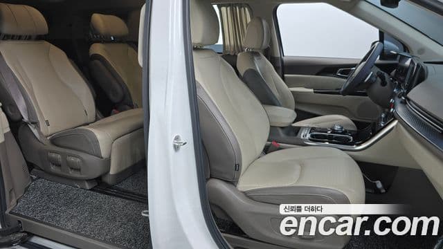 Kia Carnival 2021 — Фото 8/20