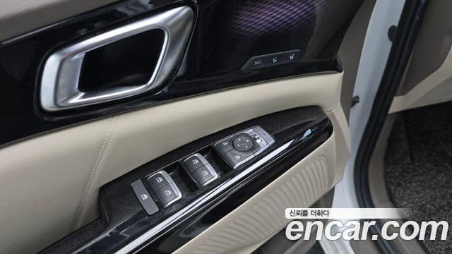 Kia Carnival 2021 — Фото 16/20