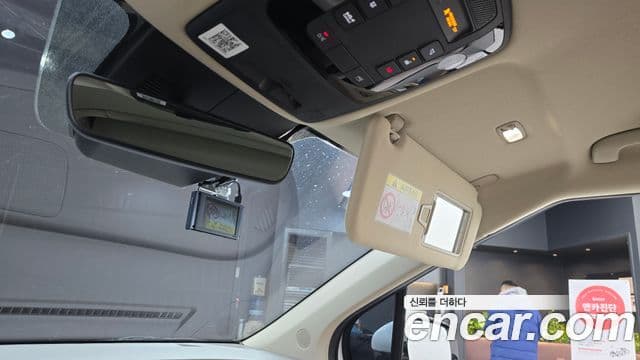 Kia Carnival 2021 — Фото 18/20