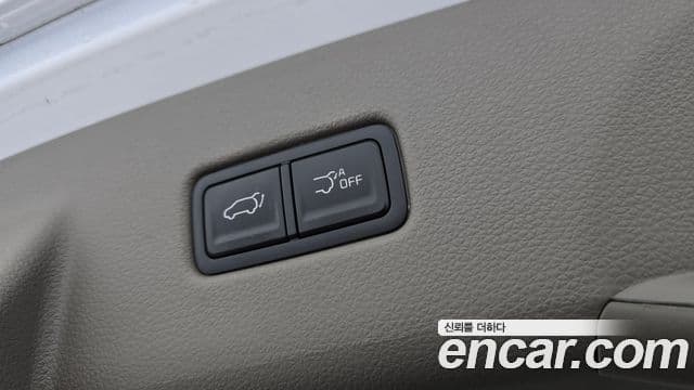 Kia Carnival 2021 — Фото 19/20