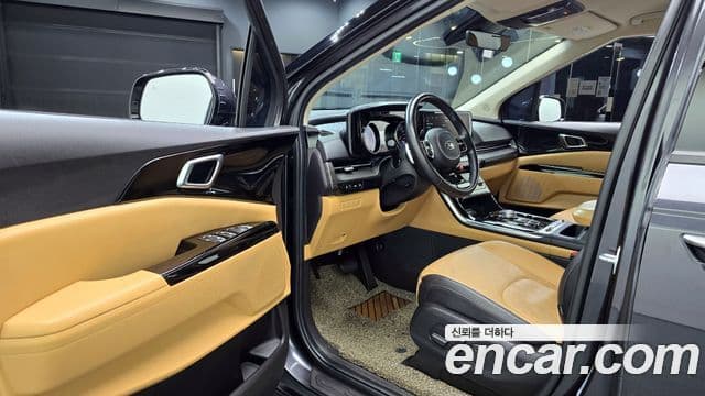 Kia Carnival 2020 — фото 11 из 20