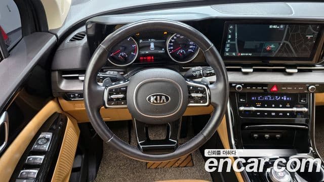Kia Carnival 2020 — фото 13 из 20