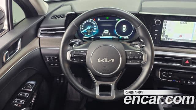 Kia K5 2023 — ფოტო 13/20