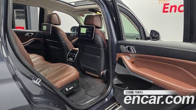 BMW X7 2021 — Фото 12/20