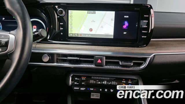 Kia K5 2022 — Şəkil 18/20