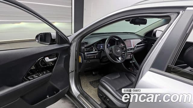 Kia Niro 2019 — Şəkil 10/20