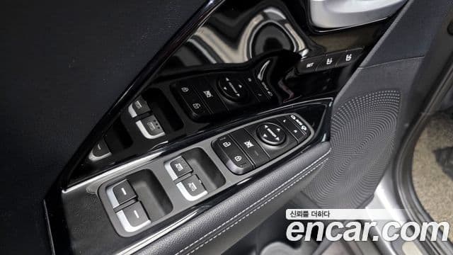Kia Niro 2019 — Şəkil 14/20