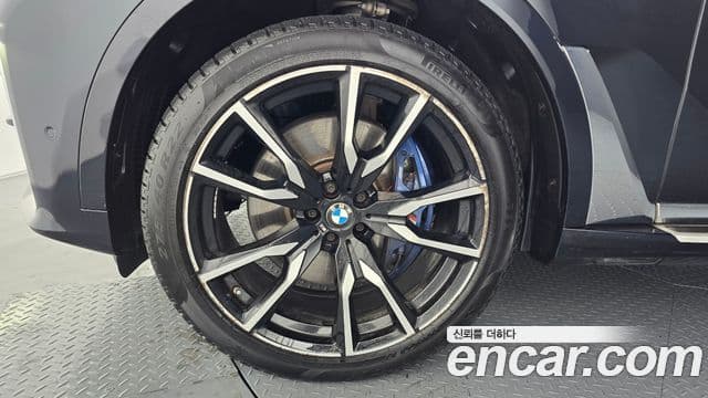 BMW X7 2022 — Şəkil 13/20