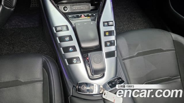 Mercedes-Benz AMG GT 2021 — Şəkil 8/20