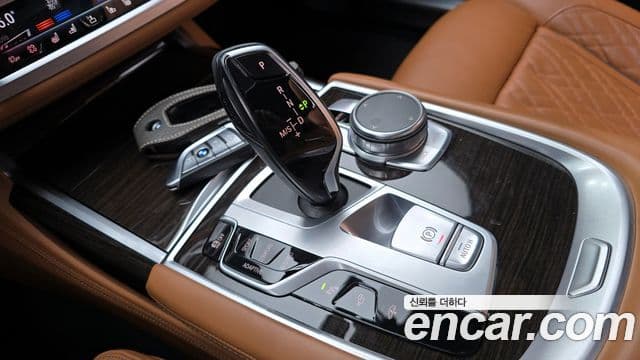 BMW 7 Series 2021 — Photo 4/20