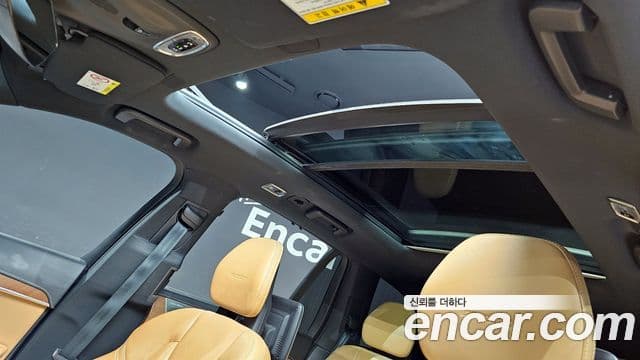 Volvo XC90 2019 — ფოტო 17/20