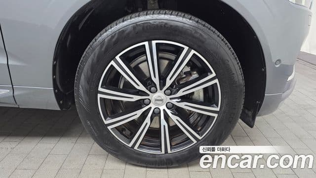 Volvo XC60 2020 — Şəkil 16/20
