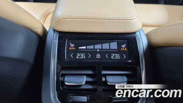 Volvo XC60 2020 — Şəkil 15/20